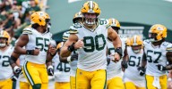 Packers DE Lukas Van Ness carted off with injury