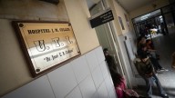 El hombre que golpeó brutalmente a su expareja en calle Francia sigue en terapia intensiva