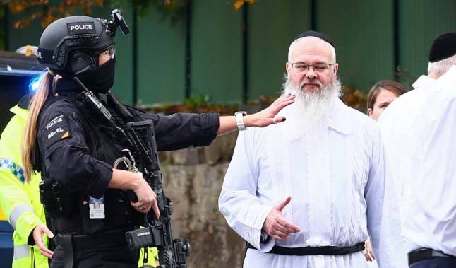 Hero rabbi ‘barricaded doors’ to try and save them during Manchester synagogue terror attack