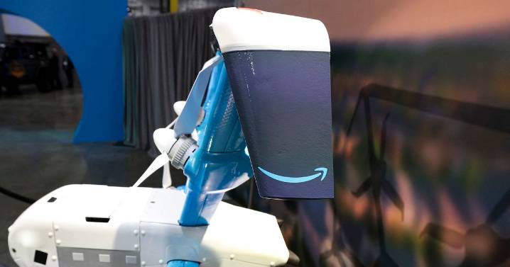Autoridades de EEUU investigan dos colisiones de drones de reparto de Amazon
