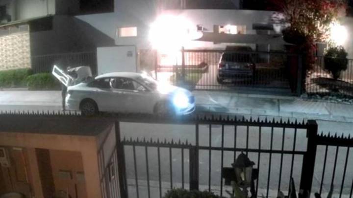Video: Asaltantes armados golpean a niño de 13 años durante robo a casa en Peñalolén