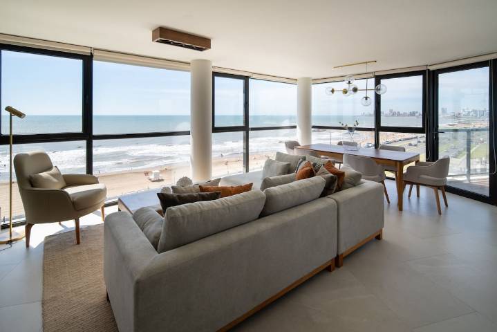 Aislamiento, diseño y durabilidad. Las razones detrás del boom de las ventanas de PVC en proyectos premium