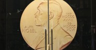 Casa Blanca afirma que el premio Nobel puso "la política por encima de la paz"