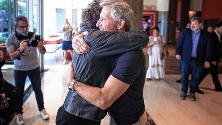 Milei siguió su recorrida de campaña en Paraná y lo recibió el gobernador de Entre Ríos
