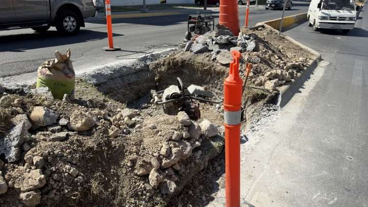Inicia retiro de camellones y banquetas en la avenida Alfonso Reyes en San Pedro