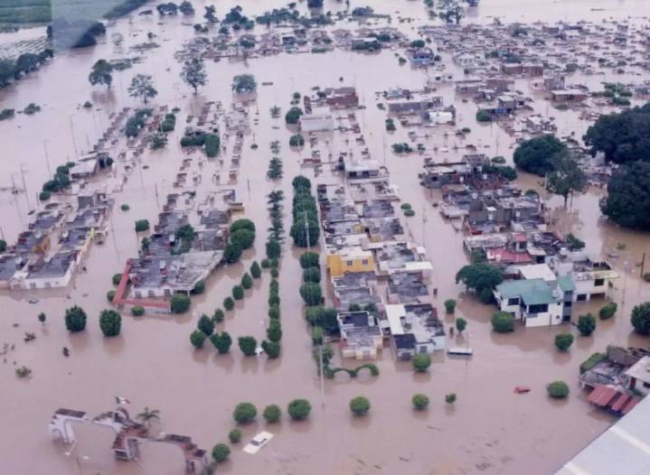 Burocracia y negligencia de gobiernos federal y estatales agravan tragedia por lluvias: México repite los errores del huracán Otis