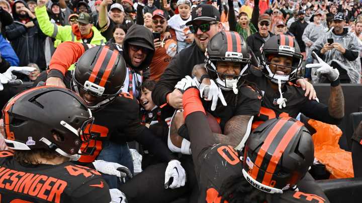 Browns vs. Patriots predictions, picks, odds: Who wins NFL Week 8 game?