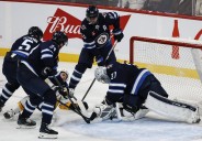 Scheifele helps Jets soar past Predators 4