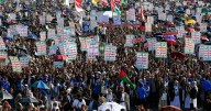 Israel suspende ataques en Gaza y los palestinos emprenden el camino de regreso