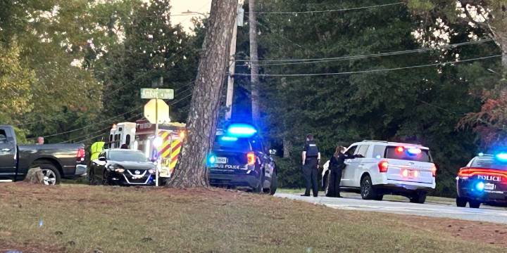 Multi-car crash injures at least one in East Columbus