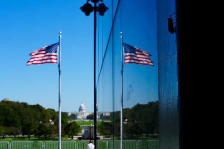 Shutdown en EU arranca su segunda semana entre amenazas sobre despidos a funcionarios