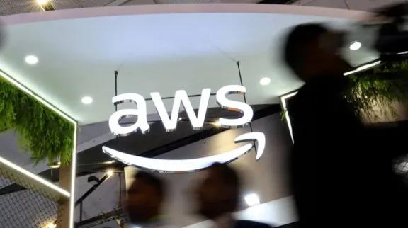 Falla de Amazon afecta a sitios de internet, plataformas y redes sociales