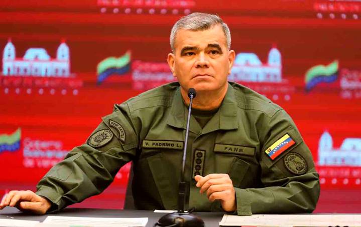 Ministro Padrino López advierte a Trinidad y Tobago no permitir violaciones a la soberanía venezolana