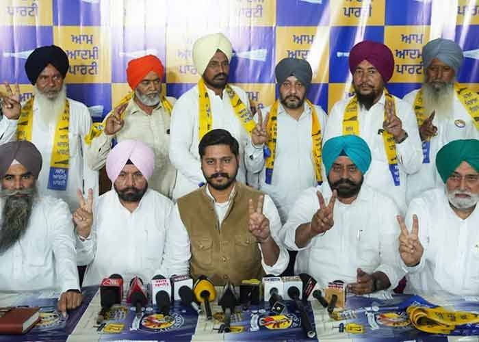 Punjab: Major Setback For Congress in Tarn Taran as Hundreds of Leaders and Workers Join AAP