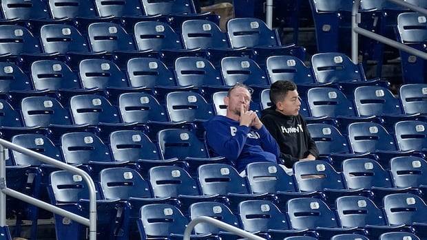 Blue Jays fans express disappointment, hope after Game 2 loss against Mariners