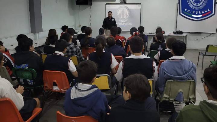 Imparte Goechi pláticas de prevención del delito a más de 300 estudiantes en la Valentín Gómez Farías