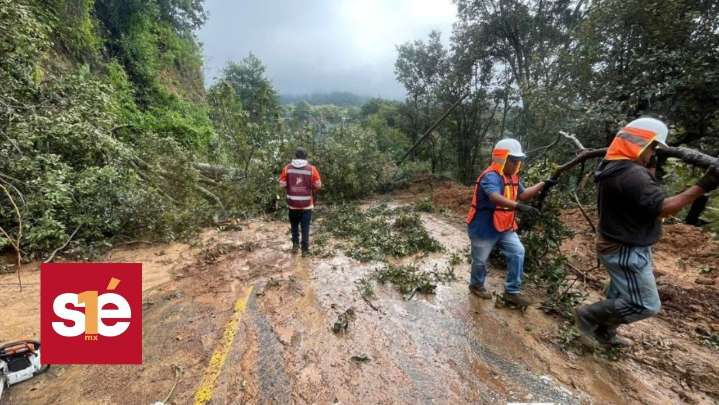 Videos muestran el momento del derrumbe en carretera Ixtapan de la Sal