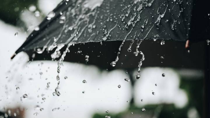 Cold front brings scattered storms Saturday
