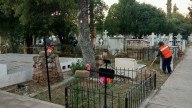 Inician labores de limpieza en panteones de Parral rumbo al Día de Muertos