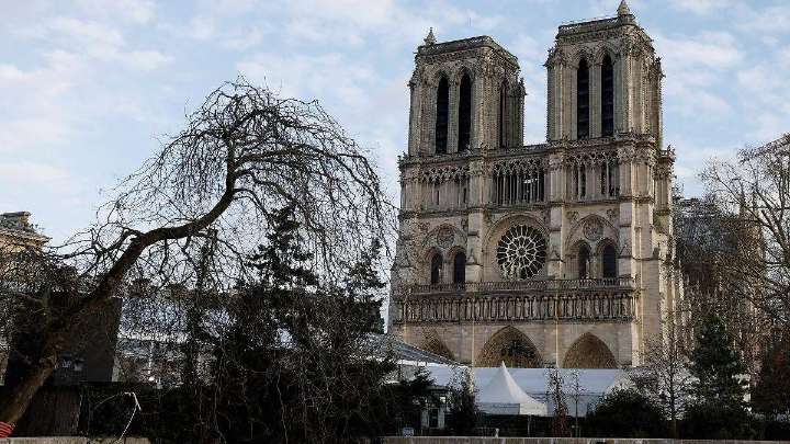 ¿Un pacto con el diablo? Las puertas de la catedral de Notre Dame esconden una historia detrás de su construcción