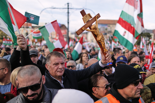 Miles de húngaros marchan en Budapest en apoyo al primer ministro Orbán