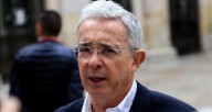 Tribunal absuelve a Álvaro Uribe por delito de soborno en actuación penal