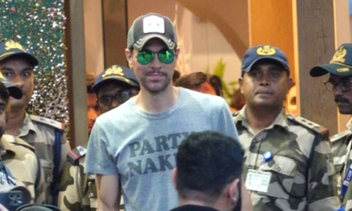 Enrique Iglesias arrives In India ahead of his two