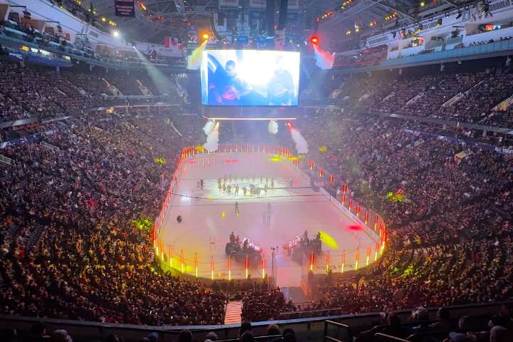 MY VIEW: I stood at Canucks game, was told to sit down. Who's wrong?