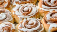 Son Does The Unimaginable With A Pan Of Cinnamon Rolls And Reddit Is Furious