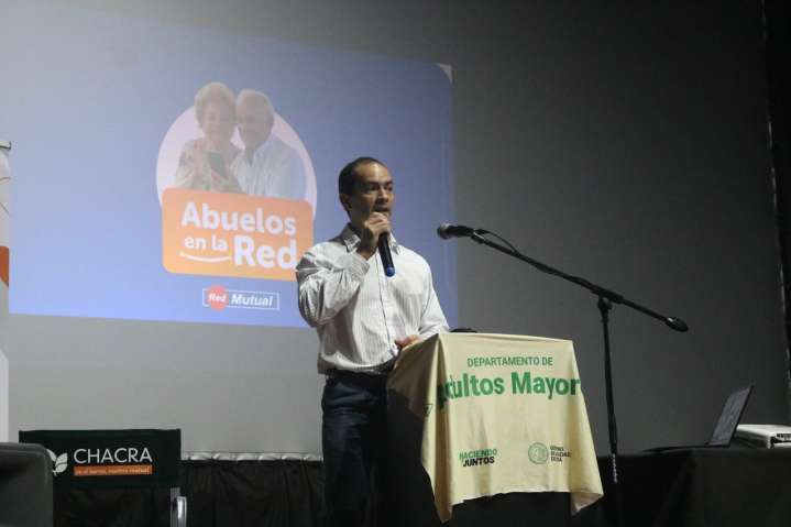 Jornada del programa “Abuelos en la Red” en Oberá