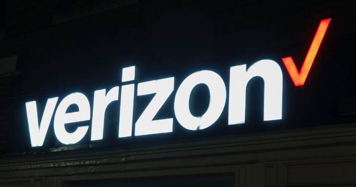 Verizon customers in Los Angeles County experience service interruptions after vandals cut fiber lines, company says