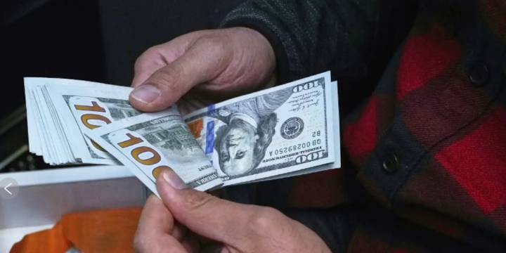 Aunque siguen llegando noticias desde EEUU, los inversores se mantuvieron aferrados al dólar