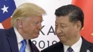 Trump afirma que China se ha vuelto "muy hostil" tras imponer tarifas portuarias a barcos operados o construidos por EEUU