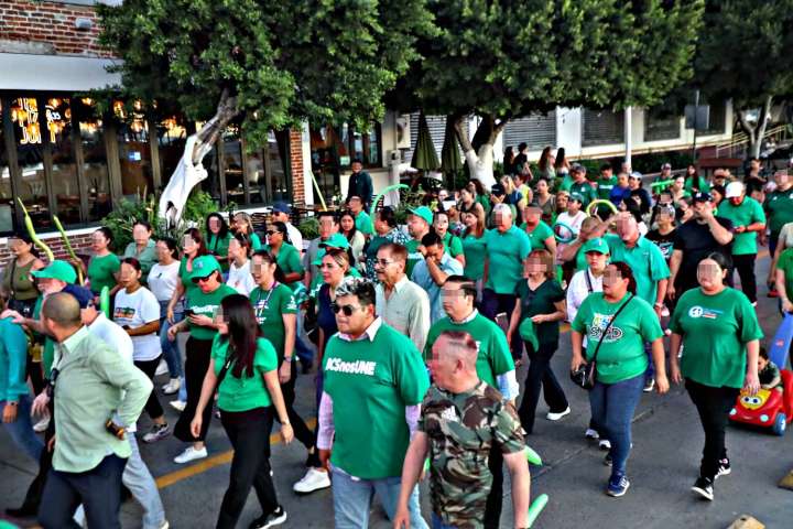 Más de 2,000 personas marchan en La Paz por una sociedad más incluyente y respetuosa