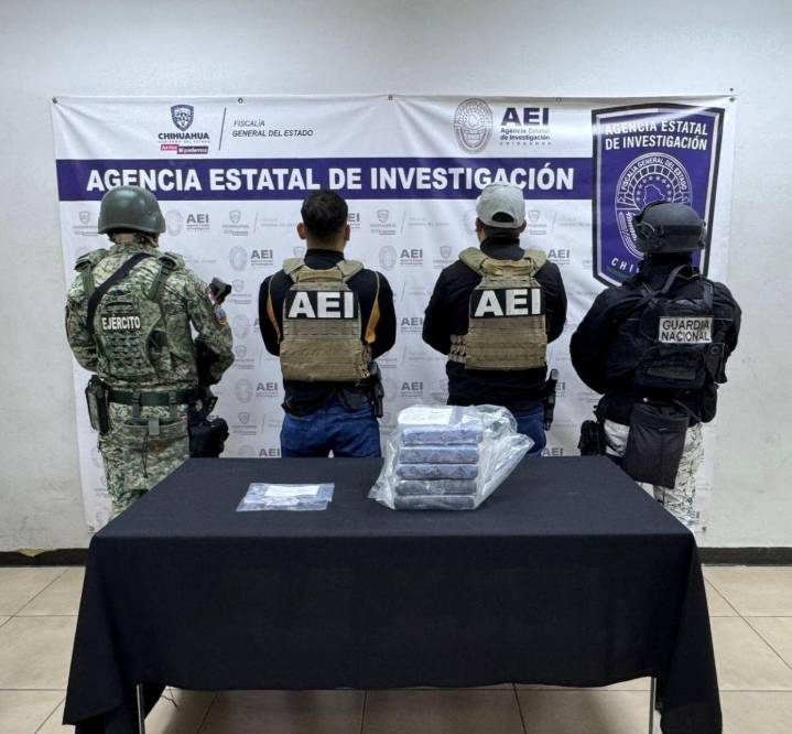 Aseguran más de 5 kilogramos de cocaína en vehículo abandonado en estacionamiento