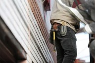 Galicia mantiene su fortaleza laboral: el paro baja y se crean 14.000 empleos en verano, según la EPA