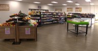 Community helps fill shelves of Eagan food pantry during government shutdown