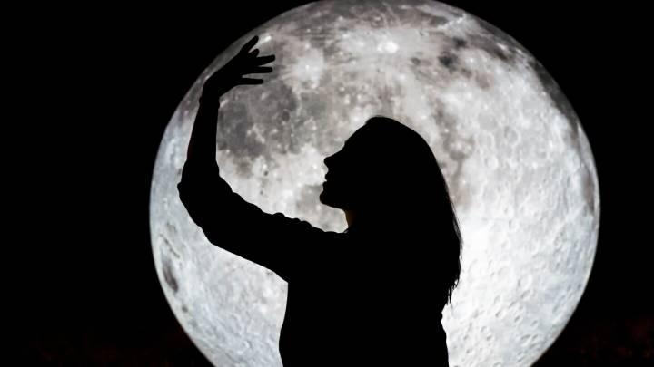 Calendario lunar: Estas son las mejores fechas para cortarse el pelo en noviembre según las fases de la Luna