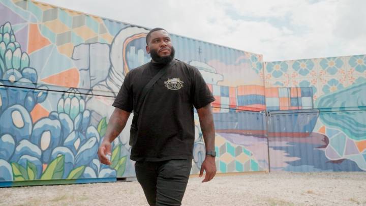 32-year-old couldn't get hired due to his criminal record—now his food truck brings in over $1 million a year