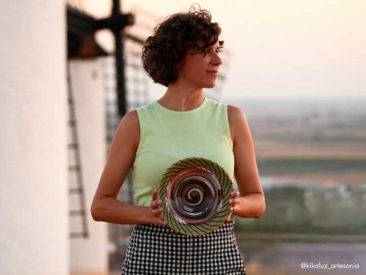 Elisa Menchero, artesana alcardeteña: "A veces necesitas que alguien te diga lo valioso que es tu trabajo para creértelo"