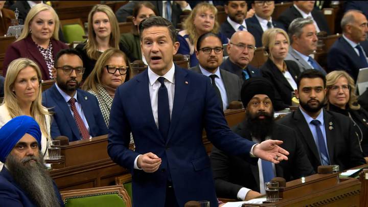 Carney, Poilievre clash over U.S. trade during Question Period