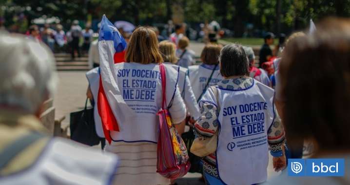 Más de 750 profesores jubilados recibirán pago de la "Deuda Histórica" en la región de Los Ríos