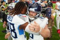 Titans snap 10-game skid with improbable comeback to beat Cardinals 22