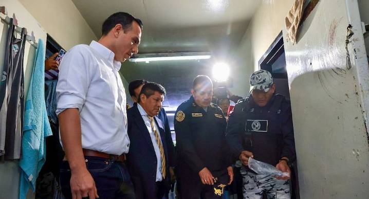 Presidente José Jerí encabezó requisa en el penal de Ancón I | VIDEO En una de sus primeras acciones como presidente de la República, José Jerí lideró requisa en el penal de Ancón.