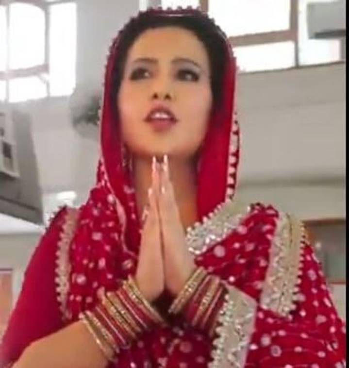 Amruta Fadnavis’ ‘Koi Bole Ram Ram’ shabad resonates with netizens, praised for spiritual unity
