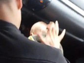 Policías reanimaron a un bebé dentro del móvil policial y evitaron una tragedia
