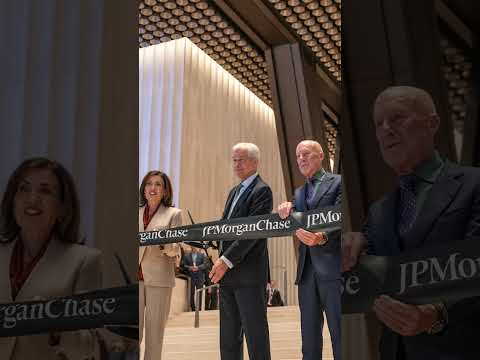 Jamie Dimon cuts the ribbon on JPMorgan’s new home