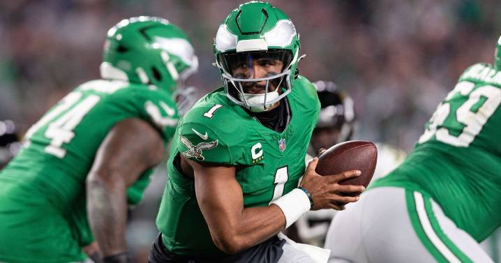 Eagles-Giants: Staff picks, betting odds, and more for Kelly Green week at the Linc