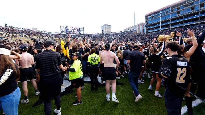 Deion Sanders endorses Buffs fans storming field despite fine