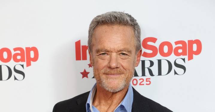 Strictly Come Dancing's Stefan Dennis makes 'promise' after wife reveals 'frantic call'